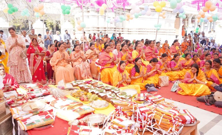 धूमधाम से आयड़ तीर्थ पर चढ़ाई गई वार्षिक ध्वजा