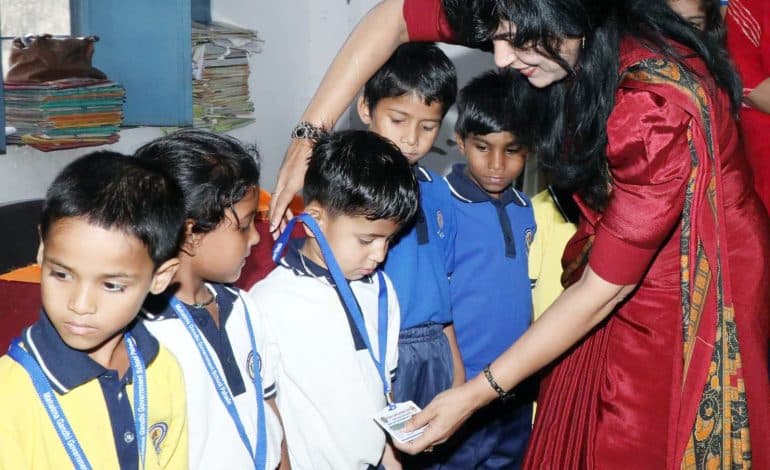 महात्मा गांधी स्कूल पहाड़ा के बच्चे अब आई कार्ड लगाकर जाएंगे स्कूल