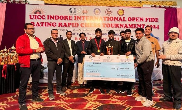 इंदौर इंटरनेशनल ओपन रेटिंग रैपिड शतरंज प्रतियोगिता में विजेता।