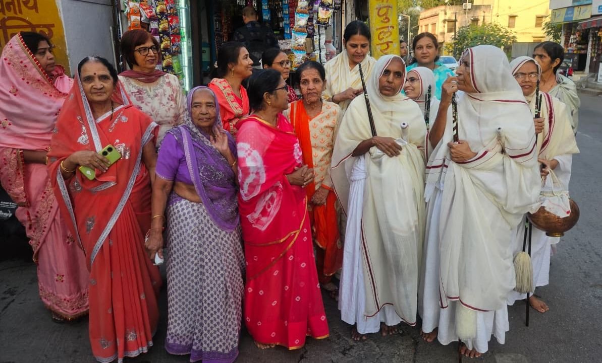 साध्वीवृंद के विदाई के क्षणों में उमड़ा भावनाओं का सागर