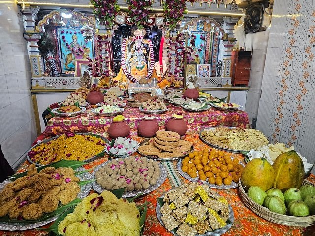 कालका माता मंदिर में माताजी को 56 प्रकार के भोग धराए