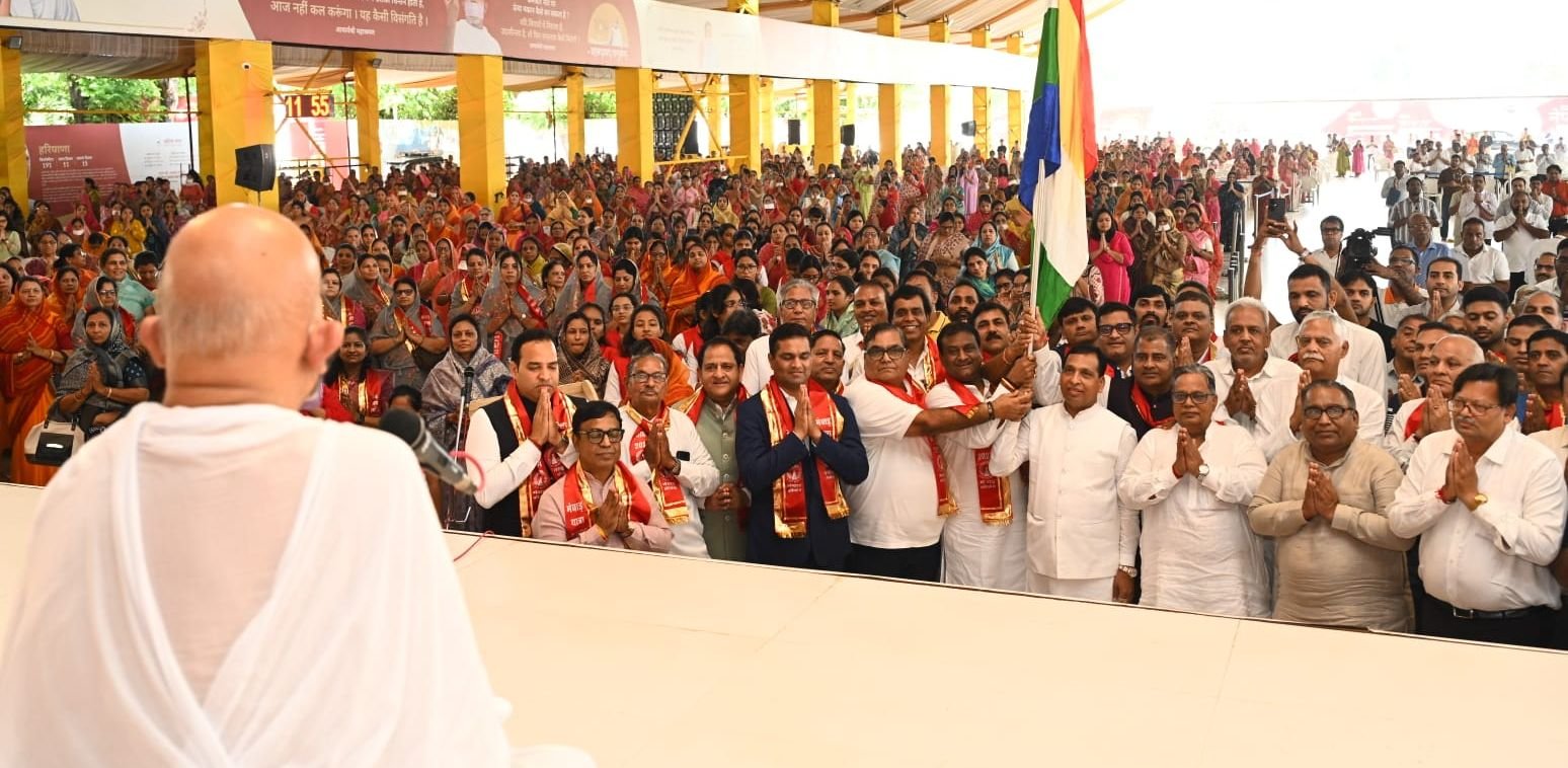 अहमदाबाद में आचार्य महाश्रमण की मेवाड़ यात्रा का दायित्व हस्तांतरण के साक्षी बने सैकड़ों श्रावक-श्राविकाएं