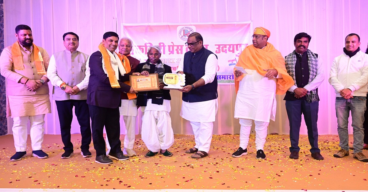 दैनिक भास्कर डिजिटल के मुकेश हिंगड़ सम्मानित