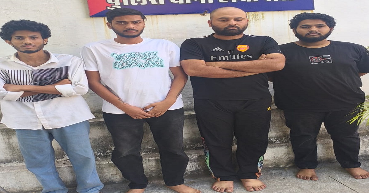 लोगो से कमीशन पर खाते खरीदने वालों को पकड़ा, तीन भीलवाड़ा के