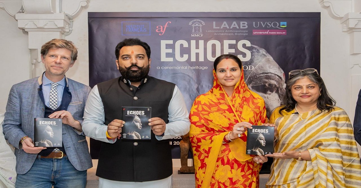 लकड़ी से बनी अनुष्ठानिक विरासत की प्रदर्शनी का डॉ. लक्ष्यराज सिंह मेवाड़ ने किया उद्घाटन